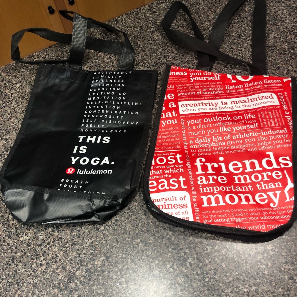 🌸Lululemon bags 2 bags for 5.00